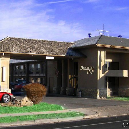 Discovery Inn Мідвейл Екстер'єр фото
