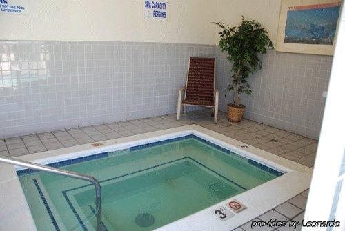 Discovery Inn Мідвейл Зручності фото